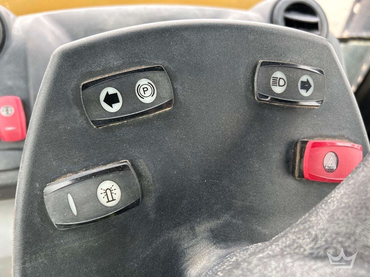 2013-caterpillar-420f-image-14