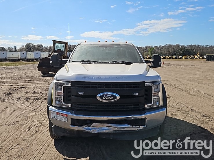 2019-ford-f550-xl-image-12