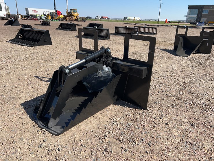 skid-steer-spade-grapple-image-1