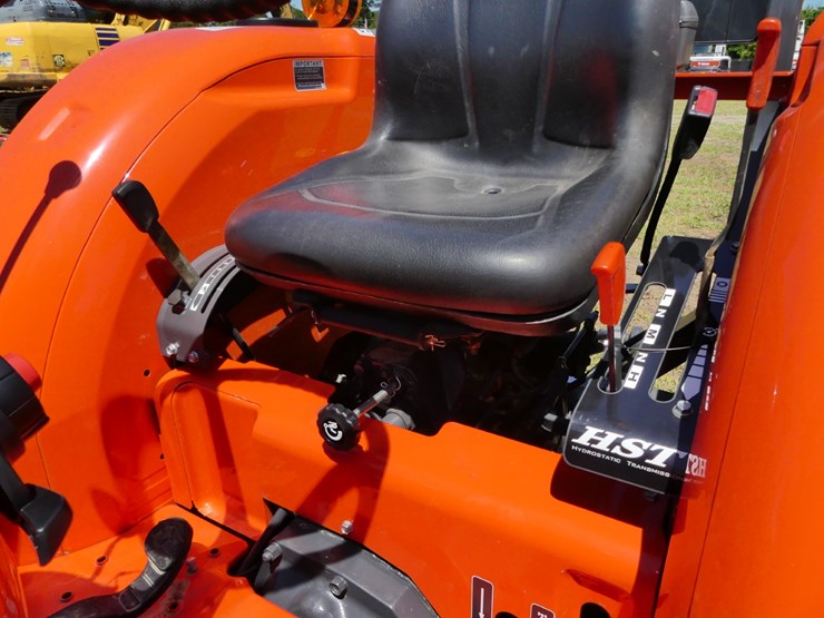 2022-kubota-l4701-image-12