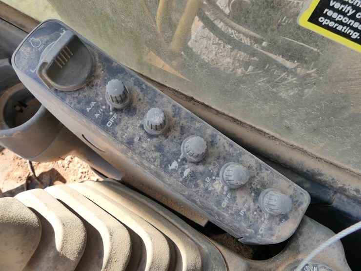 2006-deere-160c-lc-image-14
