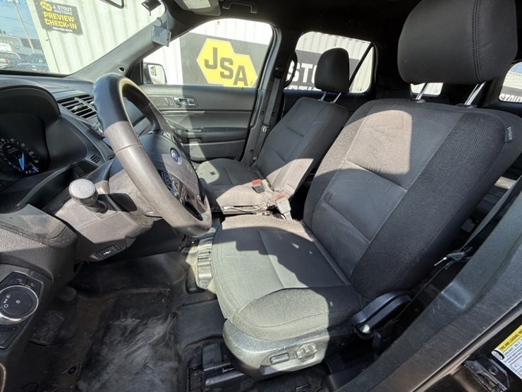 2018-ford-explorer-image-22
