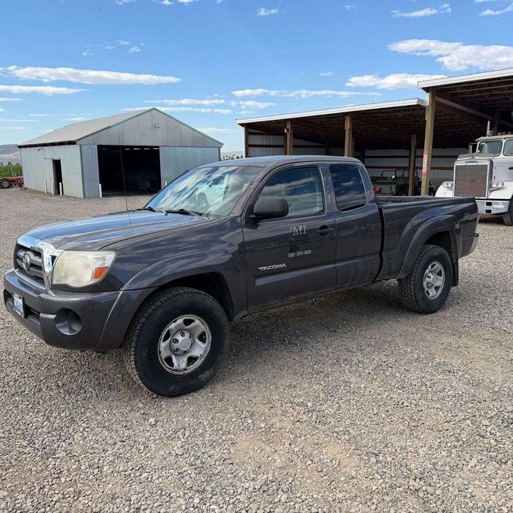 2010 TOYOTA TACOMA