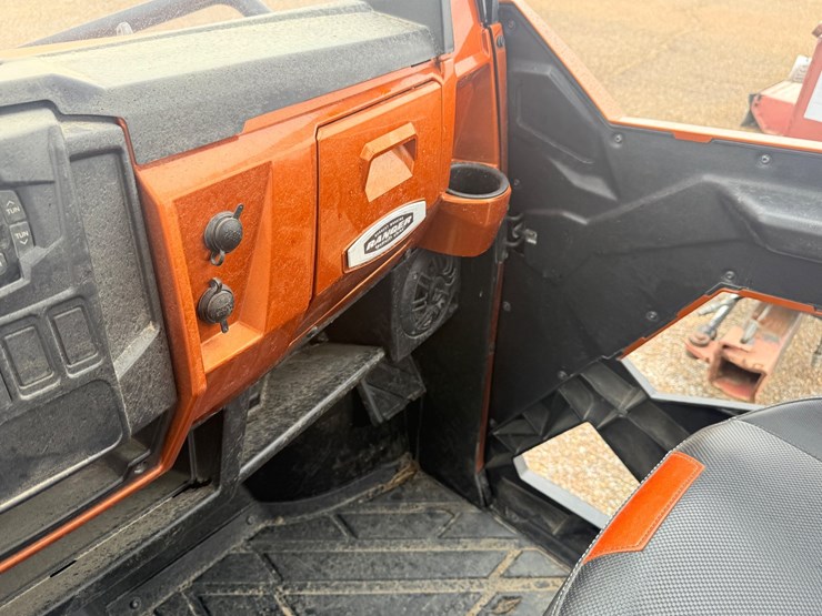 2014-polaris-ranger-image-24