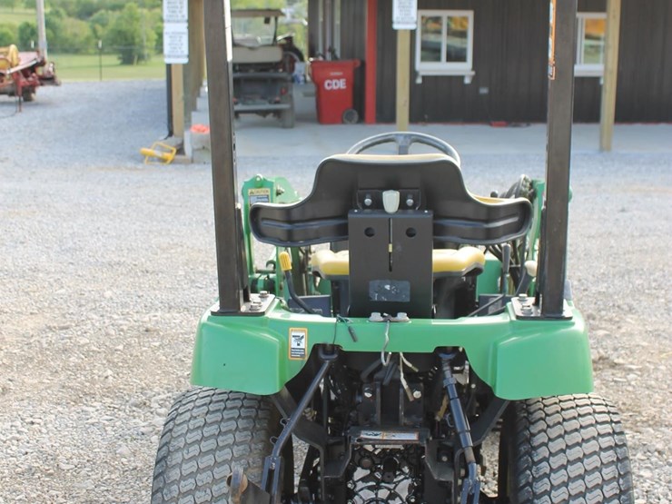 john-deere-2210-image-4