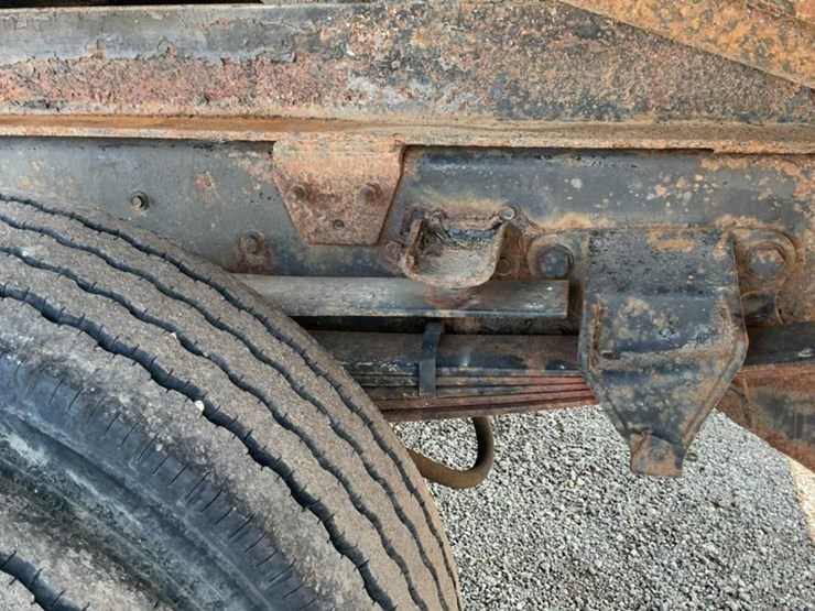 #1951-•-1990-ford-700-dump-truck-image-16