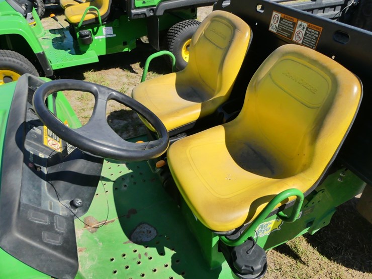 2021-john-deere-gator-image-8