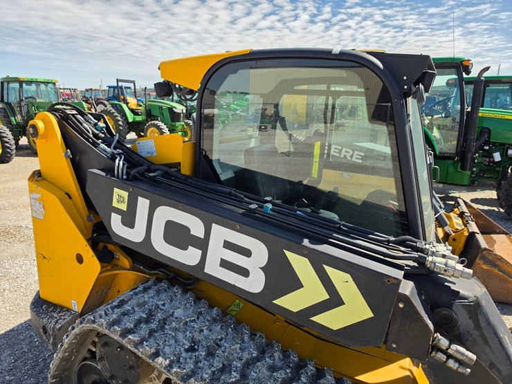 2018-jcb-3ts-8t-image-22