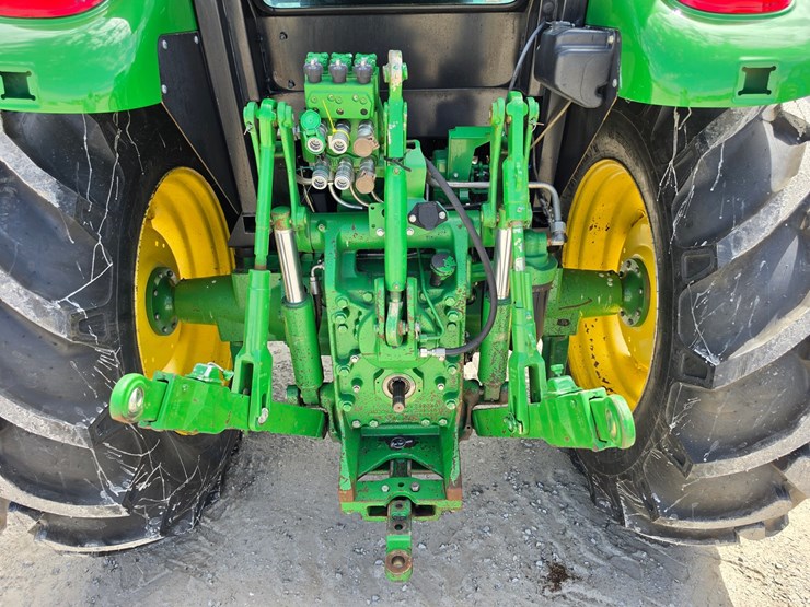 2014-john-deere-6115d-image-9