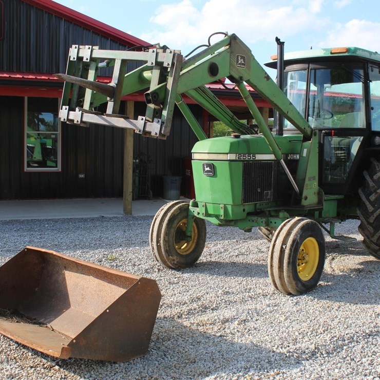 JOHN DEERE 2555