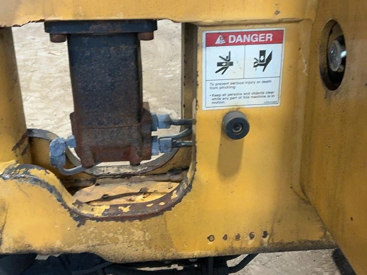 #1301-•-landoll-bendi-series-iv-electric-articulating-forklift-image-24