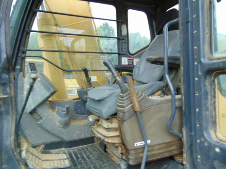 2005-deere-120c-image-12