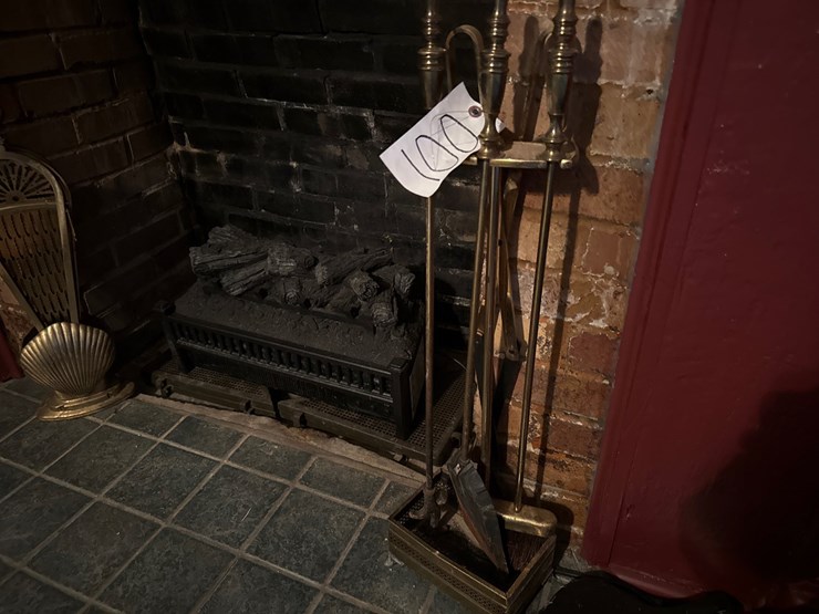#100-•-fireplace-set-and-logs-image-1