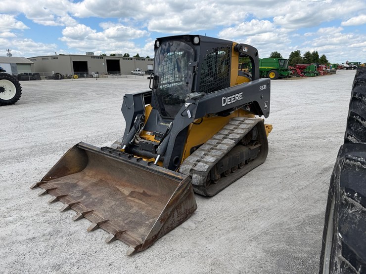 deere-333e-image-23