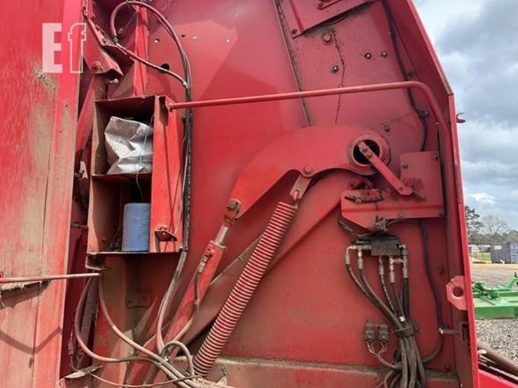 massey-ferguson-1756-image-10