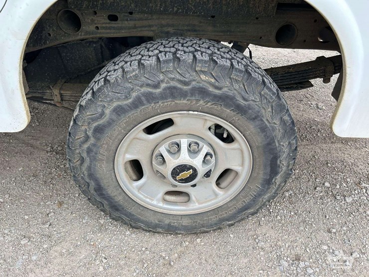 2015-chevrolet-silverado-2500hd-image-27