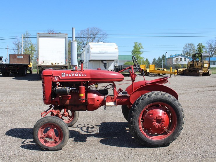 #2404-•-farmall-a-tractor-image-2