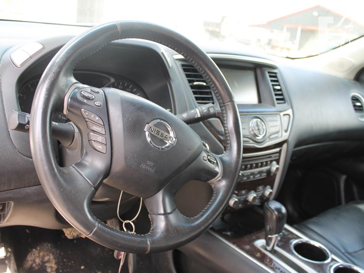 2014-nissan-pathfinder-image-11