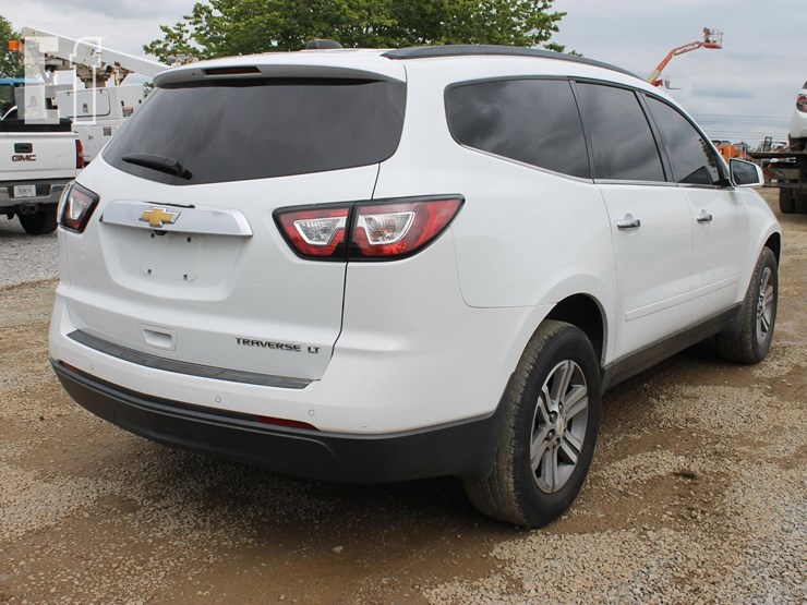 2016-chevrolet-traverse-image-4