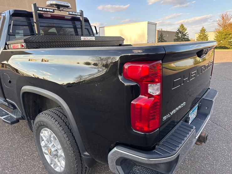 2022-chevrolet-3500-image-20