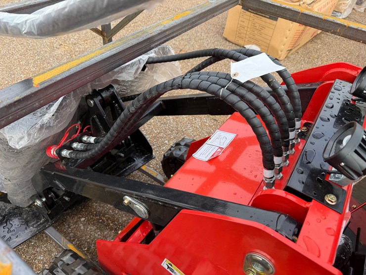 #9129-•-(new)-ride-on-mini-skid-steer-ssl580-image-10
