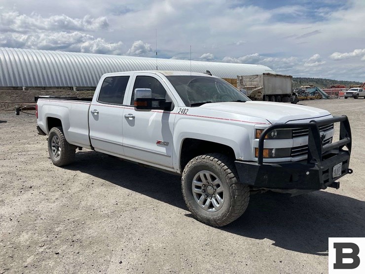 2018-chevrolet-silverado-2500-image-1