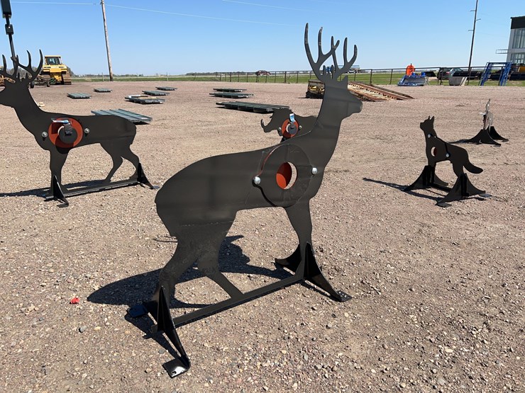 ar500-steel-deer-shooting-target-with-heart-flapper-image-2