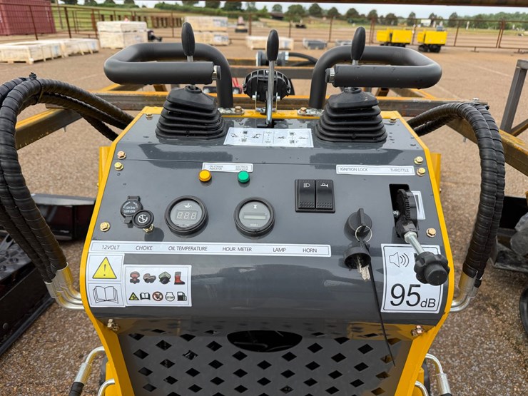 #9127-•-(new)-stand-on-mini-skid-steer-ssl60-image-8