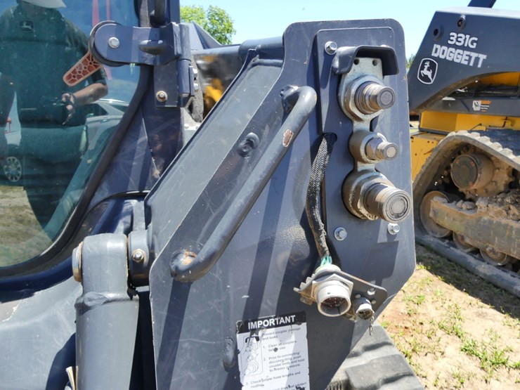 2021-deere-325g-image-11