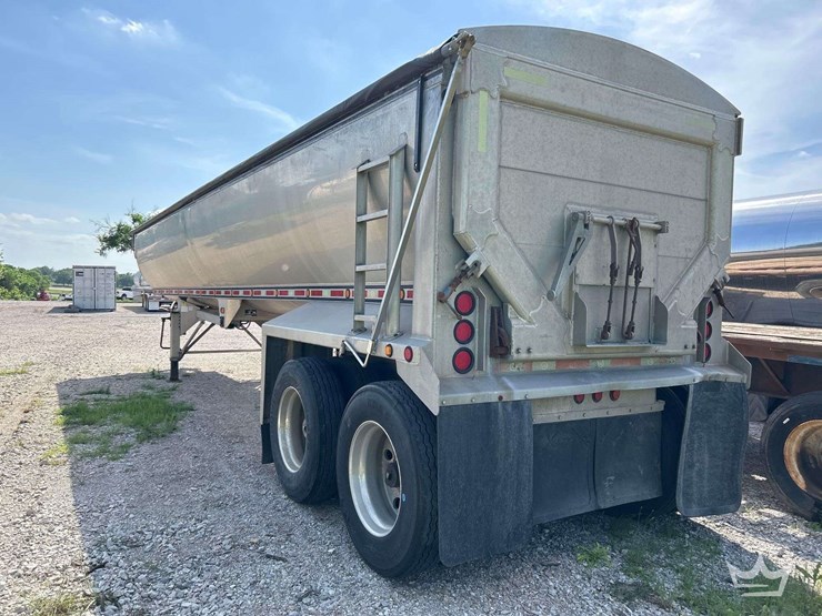 2017-mac-half-round-t/a-end-dump-trailer-image-2