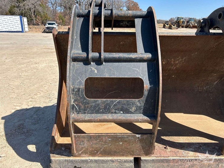 2018-pemberton-inc-4.5-yard-dual-cylinder-hydraulic-grapple-loader-bucket-image-9