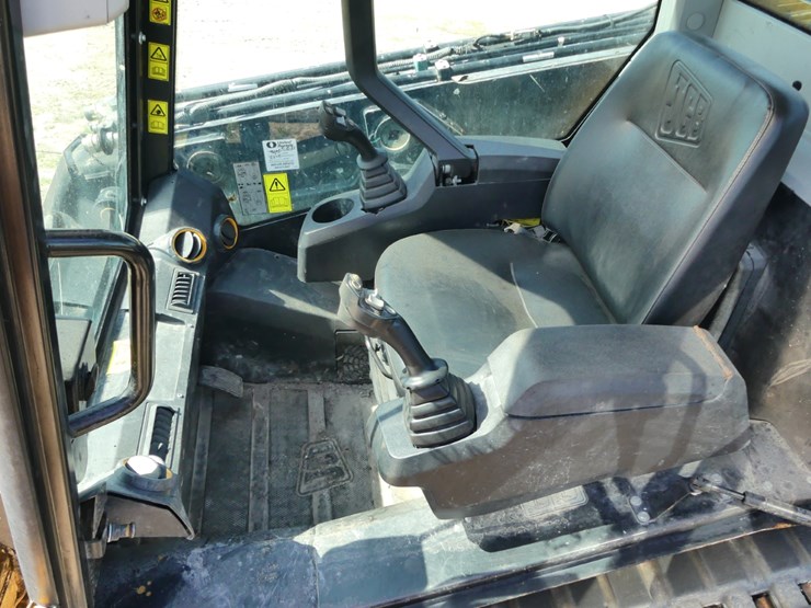 jcb-3ts-8t-image-12