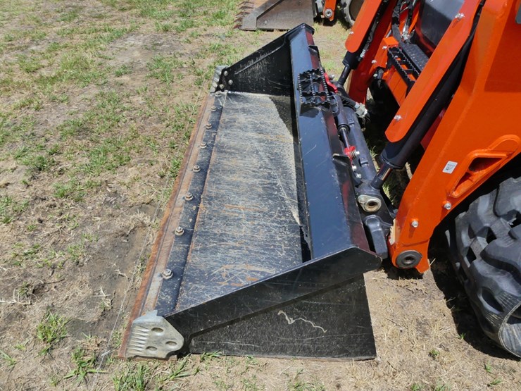 2025-kubota-svl97-3-image-11