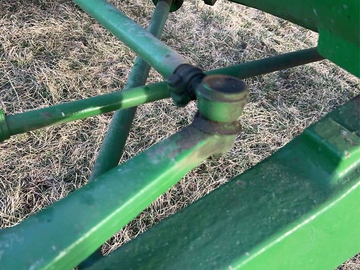 john-deere-820-image-22