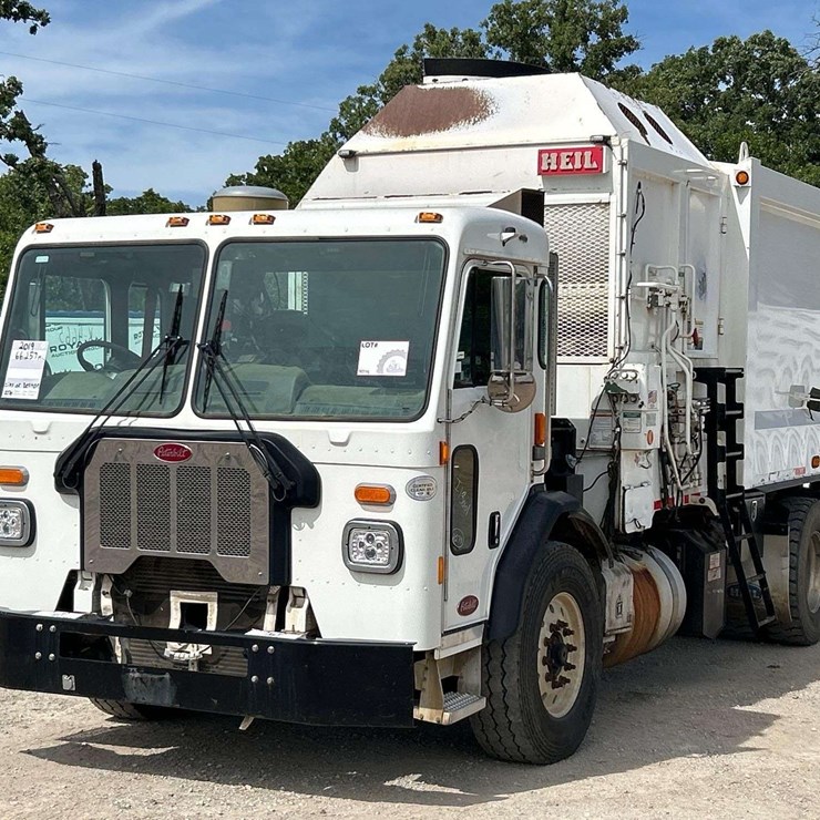 2019 PETERBILT 520