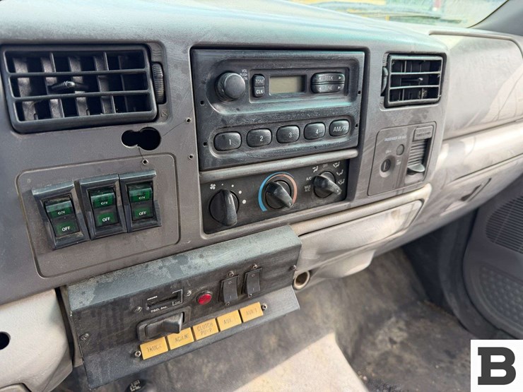 1999-ford-f550-image-30