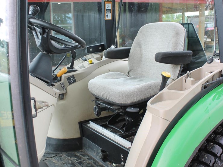 john-deere-3520-image-13