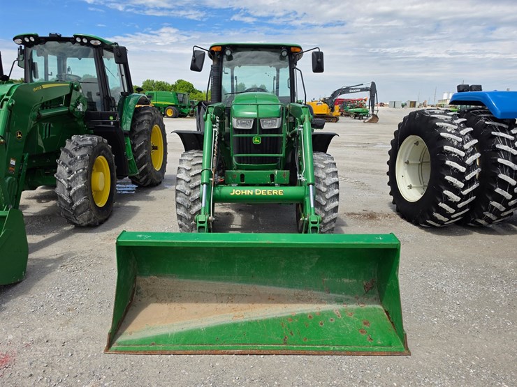 2013-john-deere-6140d-image-2