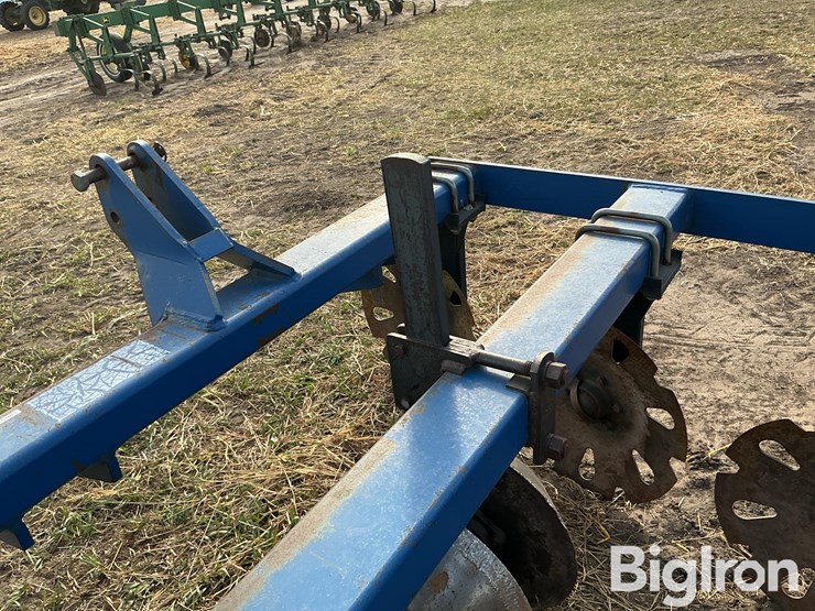 blu-jet-track-closer-image-18