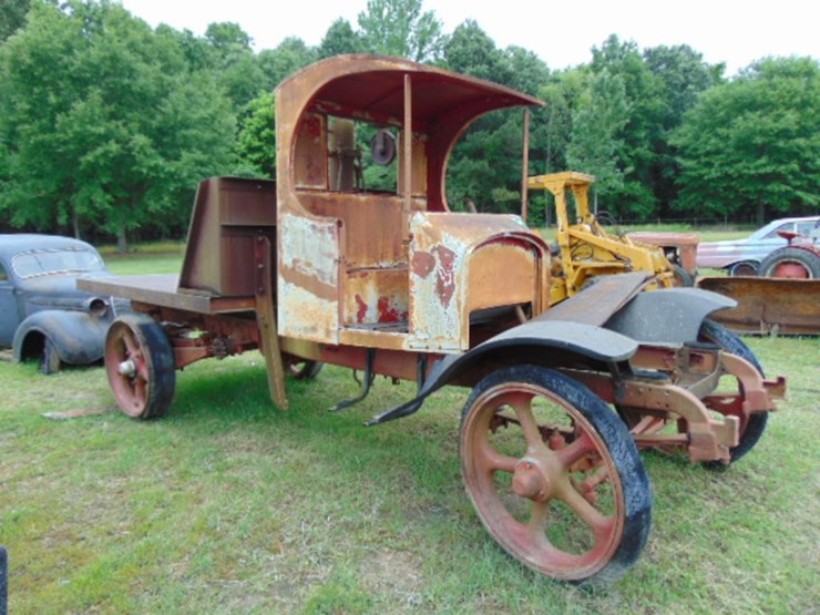 (inop)-1916-c-cab-mack-dump-truck-image-2
