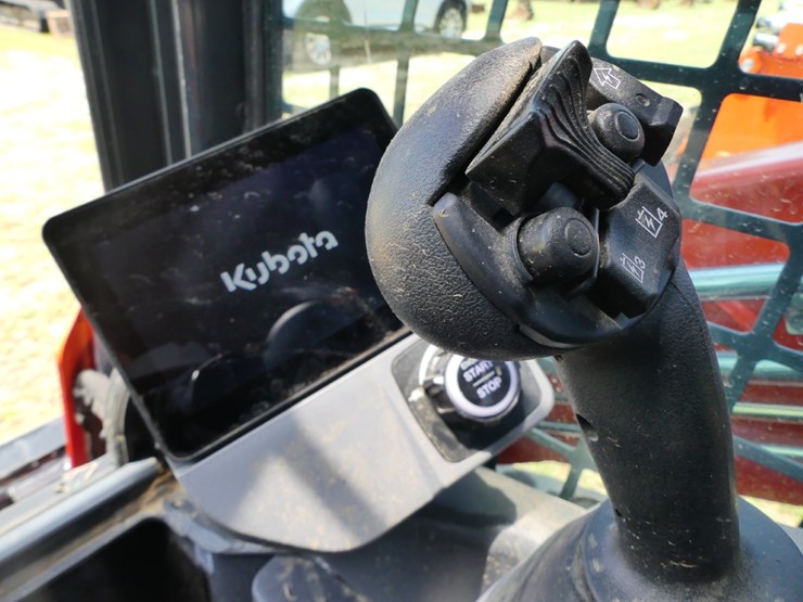 2025-kubota-svl97-3-image-15