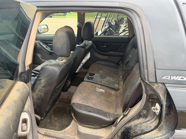 #9100-•-2004-subaru-baja-awd-image-18