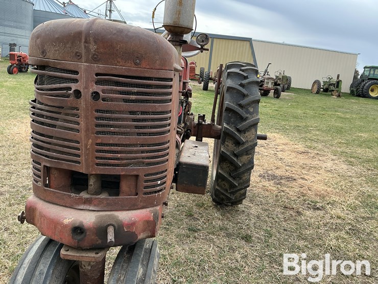 1953-farmall-super-h-2wd-tractor-image-9