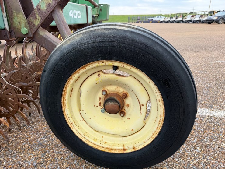 john-deere-400-image-9