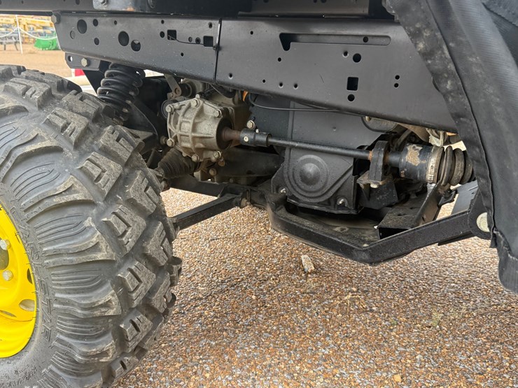 john-deere-gator-image-11
