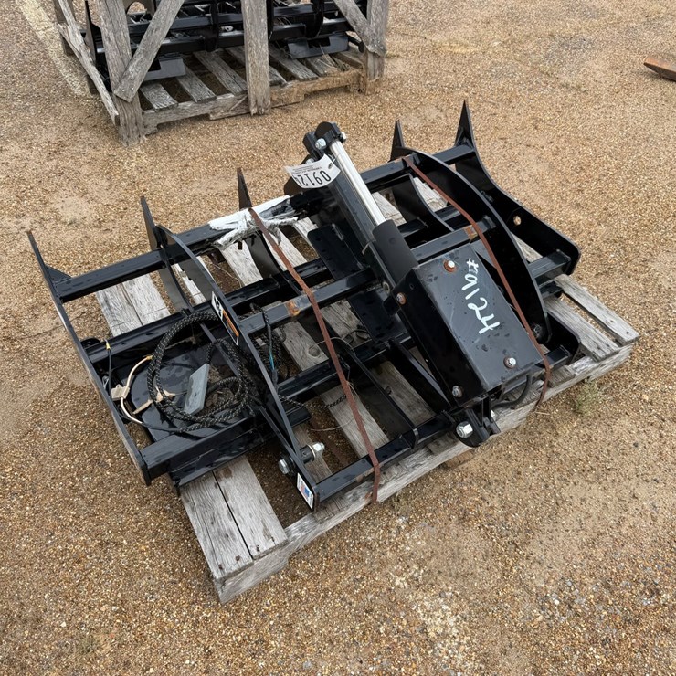 #9124 • Worksaver 48" Skid Steer Grapple(electric control)