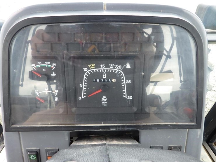 ford-8340-image-37