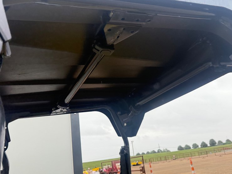 john-deere-gator-image-21