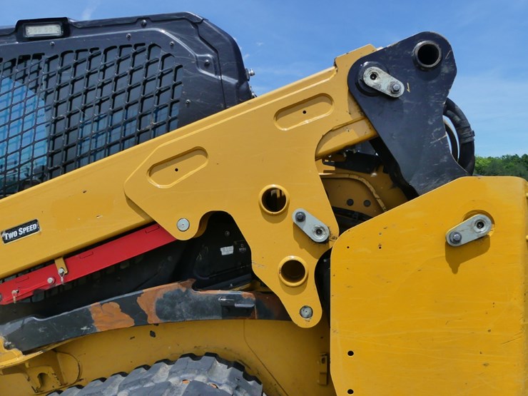 2024-caterpillar-255-image-8