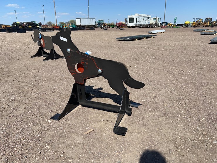 ar500-steel-coyote-shooting-target-with-heart-flapper-image-2